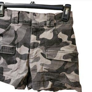 HOLLISTER CAMO BOOTY SHORTS